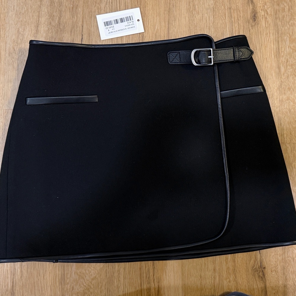 Elegant Black Mini Skirt with Belt Detail